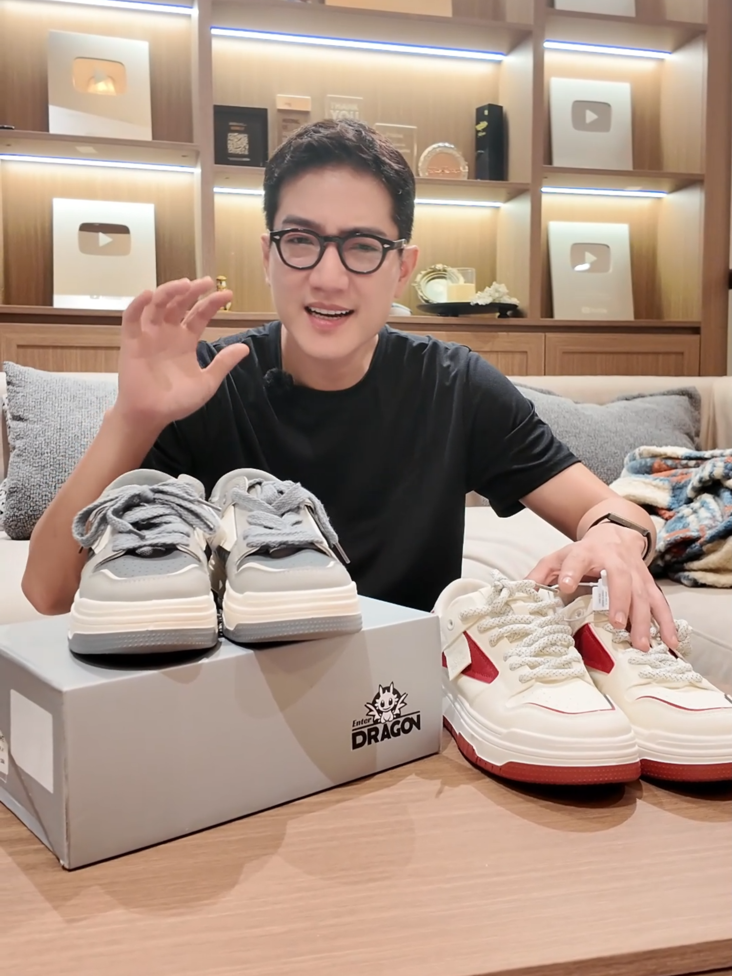 Những người bạn bảo vệ đôi chân của chúng ta #tranbatreview #tiktokshop #giaysneaker #giaydep