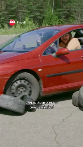 Finaalin aika! 🏆✨ Kuka kruunataan Suomen surkeimmaksi kuskiksi 2025? 🚗💨 Kauden parhaat -radalla nähdään suosikkitehtäviä juhlakauden varrelta. Lopuksi ajetaan päättötasotesti kaupungissa 🏙️ 🚧 Suomen surkein kuski tänään la 21.00 MTV3:lla 🔴 Finaali ja koko kausi nyt maksutta MTV Katsomossa #suomensurkeinkuski #mtv3suomi #mtvkatsomo @mtvkatsomo