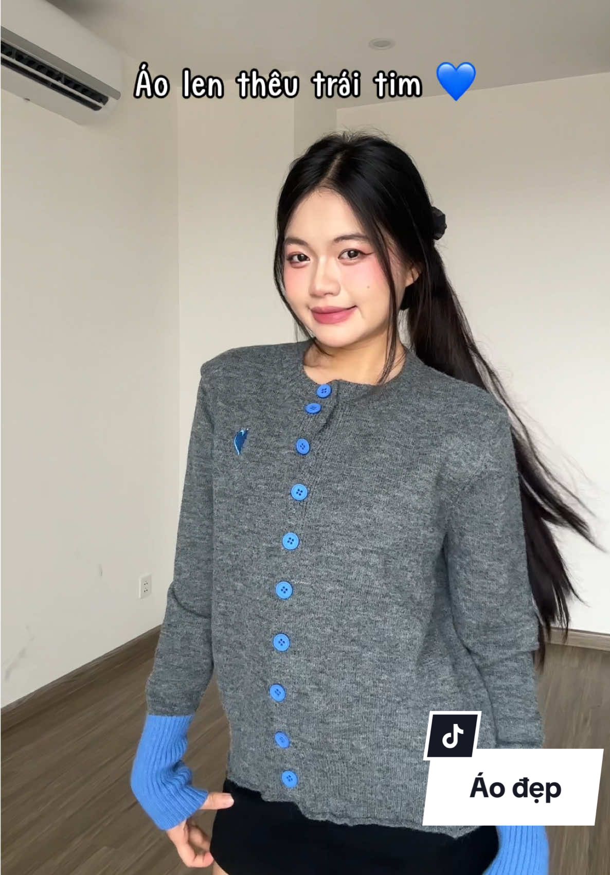 Cardigan thêu trái tim xanh xanh #linhlipreview #cardigan #aolen 