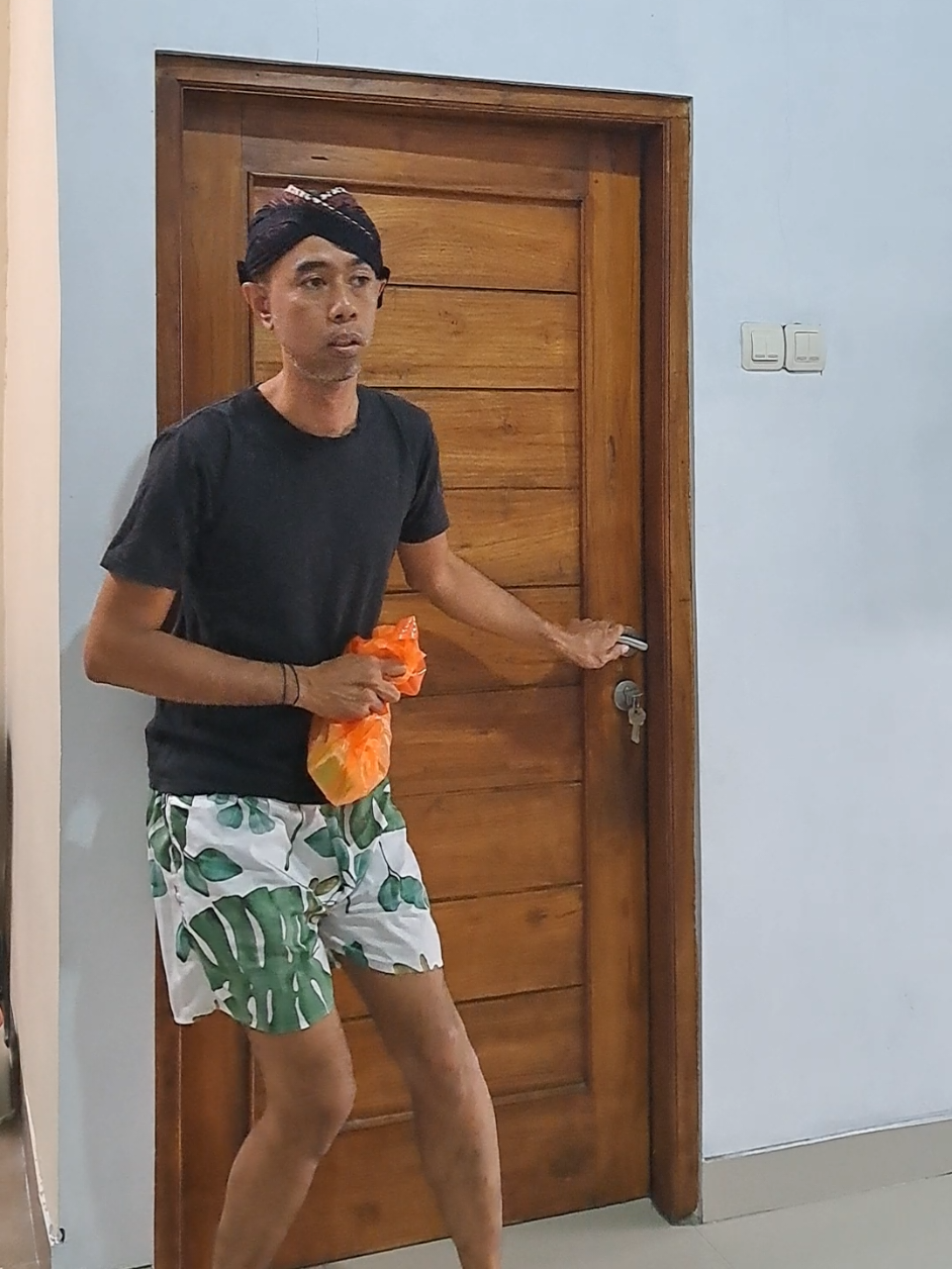 Malam minggu gak jadi sendirian 😅 #parody #komedi #fyp 