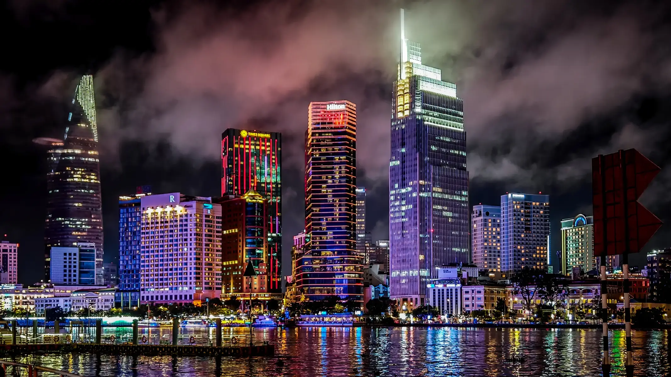 we come to saigon🥰  #saigon #saigonvedem #xuhuong #vietnam #oppo