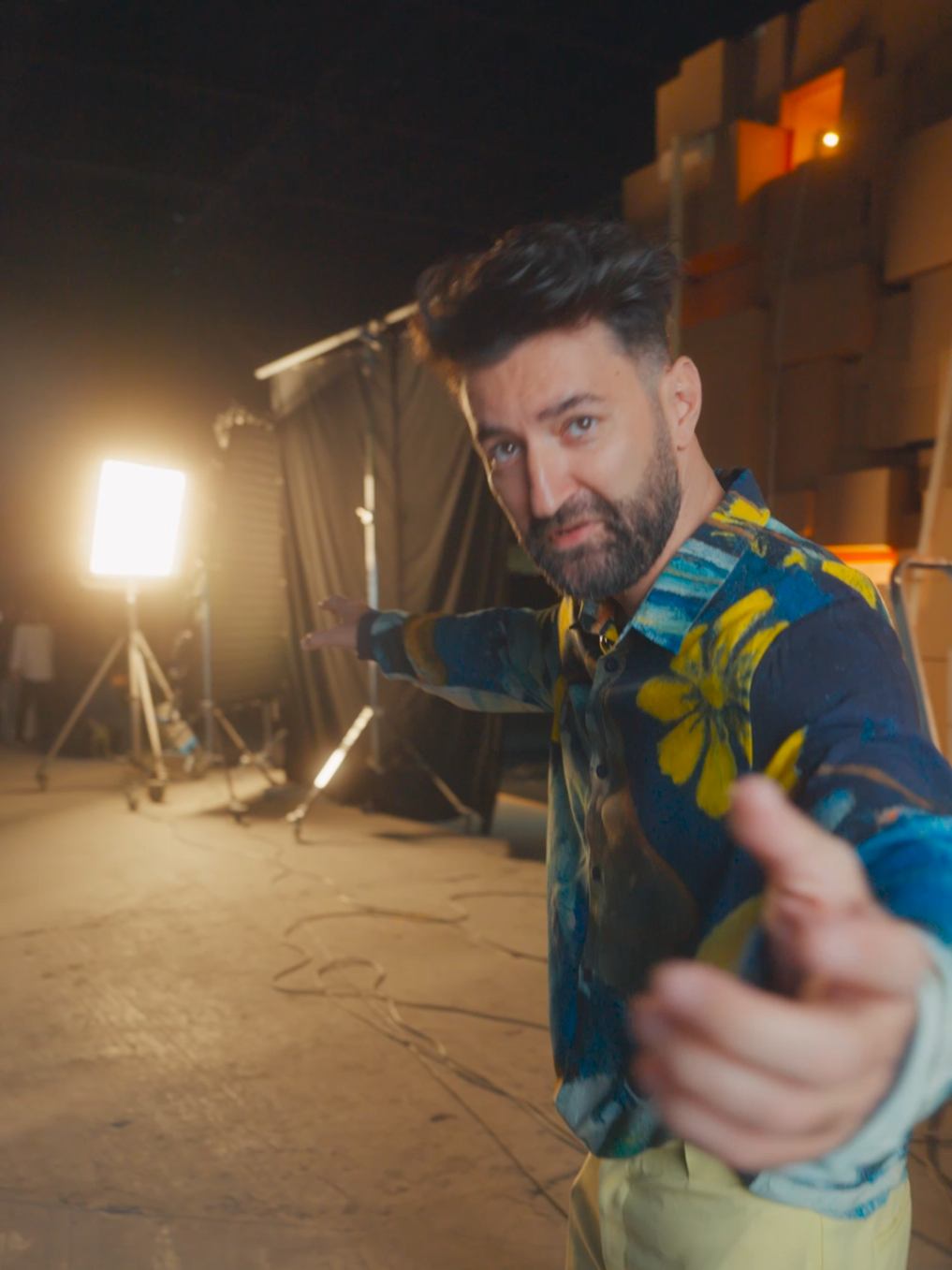 Ce se întâmplă atunci când îi pui pe Smiley, Gina şi Theo împreună pe același platou? Câteva duble, multe râsete și un shooting epic 🎬 Pentru că adevărații trendsetteri încep de la Trendyol 💫 ✨️ Bucură-te de reduceri de până la 80% + transport gratuit și prinde cele mai tari oferte ale anului! 🛍 Black Friday: 31.10 – 11.11 🎥 @Smiley @Theo Rose @gina.pistol  #TrendyolRomania #BlackFriday #TrendyDeals 