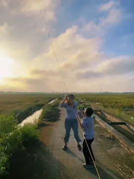 Ae có được mẹ kéo diều cho ko🤭