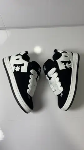 BLACK/WHITE DC>> #dcshoes #shoesrecommendation #chunkyshoes 