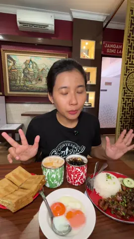 ☕Nikmatin aroma kopi khas dan menu sarapan ala kopitiam di Laoban Kopitiam yang bikin pagi terasa lebih hangat.   Kamu bisa dapetin promo spesial cukup klik tag lokasi di video ini, pilih menunya, dan tukarkan vouchernya langsung di tempat 👇   Cocok buat ngopi santai, sarapan bareng temen, atau recharge energi sebelum mulai hari 😋   #pahlawandikuliner #promoseruweekend #promomakangajian #promomakanharian 