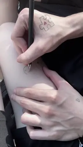 😖😖#مالي_خلق_احط_هاشتاقات 