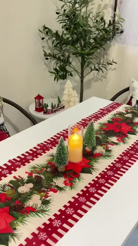Christmas Table Runner #christmasdecor #tablerunner #christmas #diningtable 