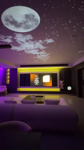 越來越不知道怎麼聯繫你了，不是我情感變了，而是你淡了。漸漸明白了，一個連信息都沒空給我發的人哪還有時間愛我...