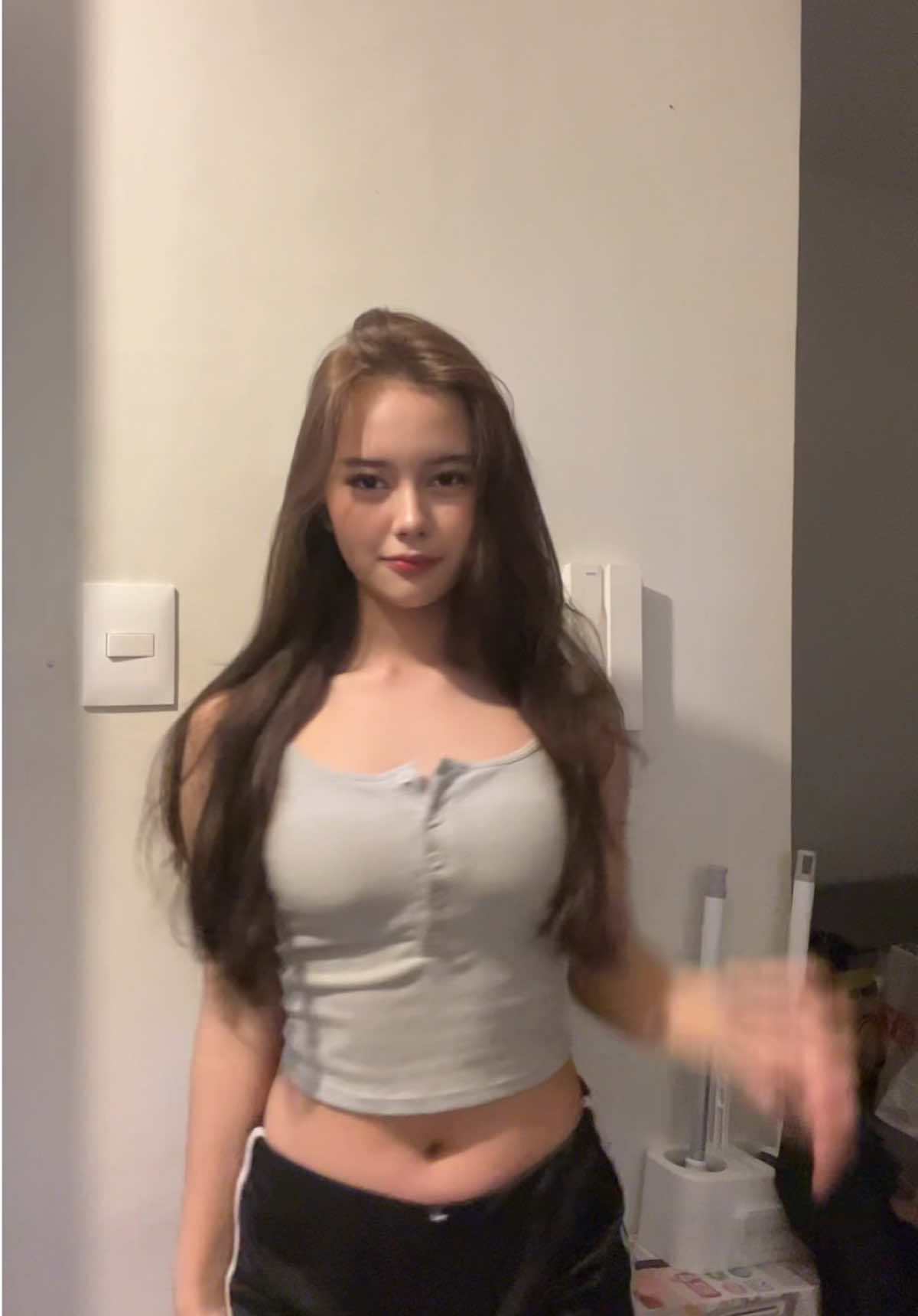 idk what to dance 😭