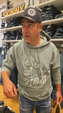 Ich als Landei in der Großstadt beim shoppen 😂😂😂 #fyp #fy #viral #jeans #fun 