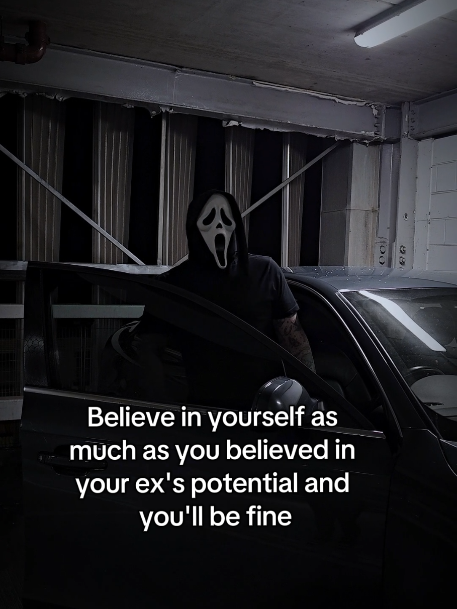 🤭🤷🏻‍♂️ #ghostface  #spooky  #masktok  #BookTok  #funny 