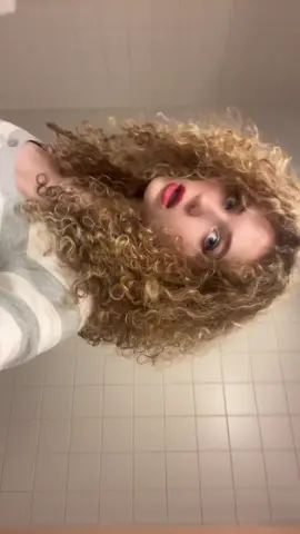 #fypシ゚ #curlyhair #curls #curlyhairroutine #OOTD 