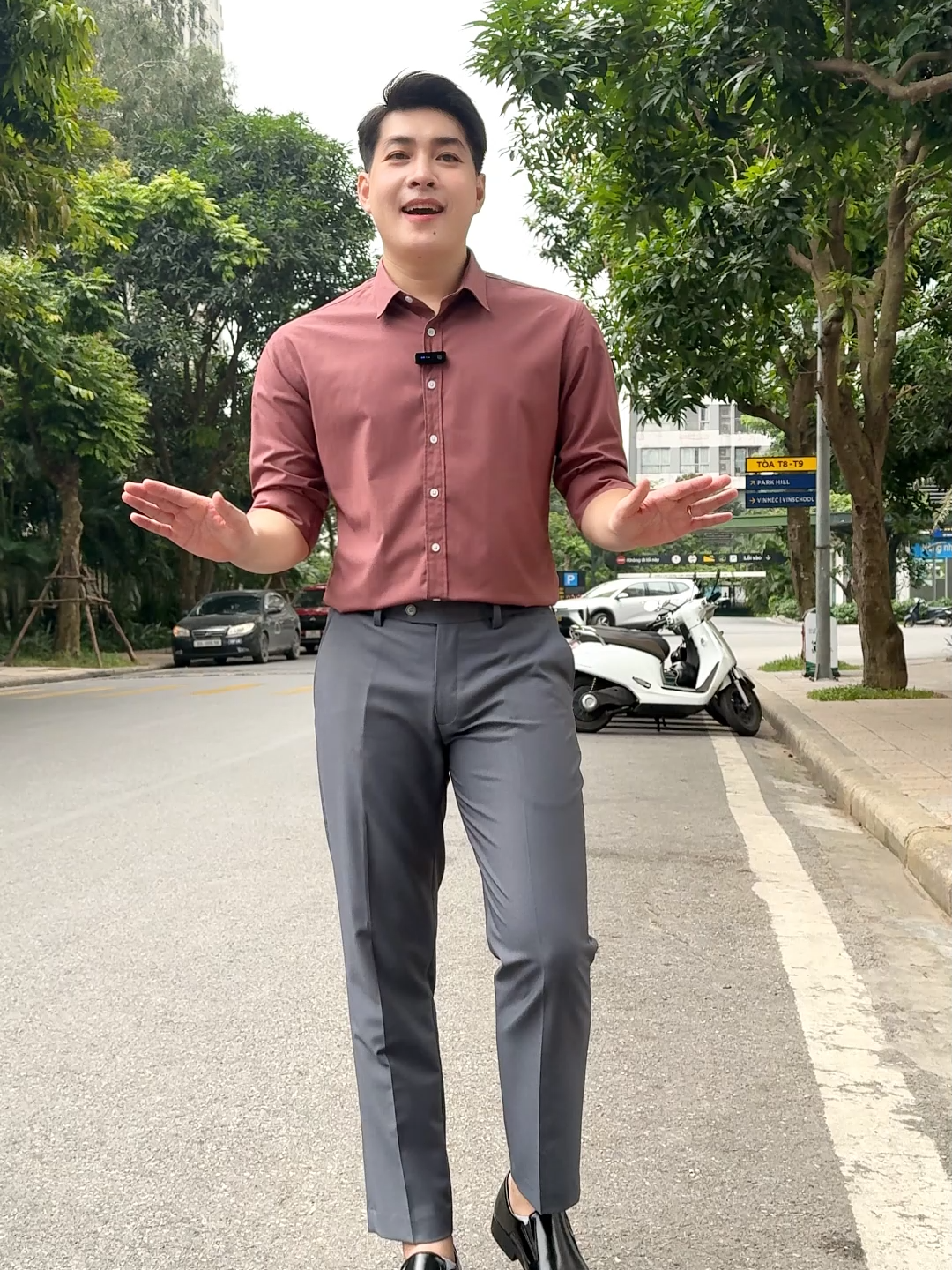 Style văn phòng nhưng không hề lỗi thời #quanau #quantaynam #quanaunamcaocap #quanaungan #thoitrangcongso #congso