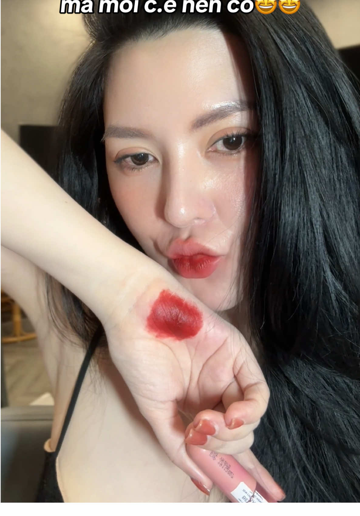 Màu son đỏ thuần siuu đẹp mà mỗi c.e nên có #beskin #totuyettram #sonbeskin #tiktokshop1111 #salevuinhatnam 