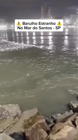 Barulho no mar de Santos-SP oque pode ser ? #mardesantos #barulhoestranho #barulhonomar#incrivel#bizarro 