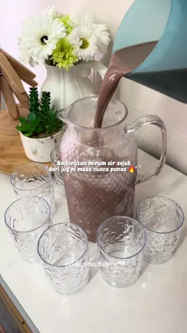 Korang set jug dan cawan ni kalau dlm puasa lagi2 dekat nak raya laku keras ni silap2 tak dapat beli asyik sold jee .. Kalau nak buat persiapan awal dah boleh dah beli nanti habis design yg korang nak pulak hehe #setjugcawan #jugairviral #plastik #brobaba #transparent 