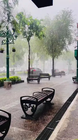 Rain in Malioboro🌧️ #jogjavibes #malioborojogja #fyp 