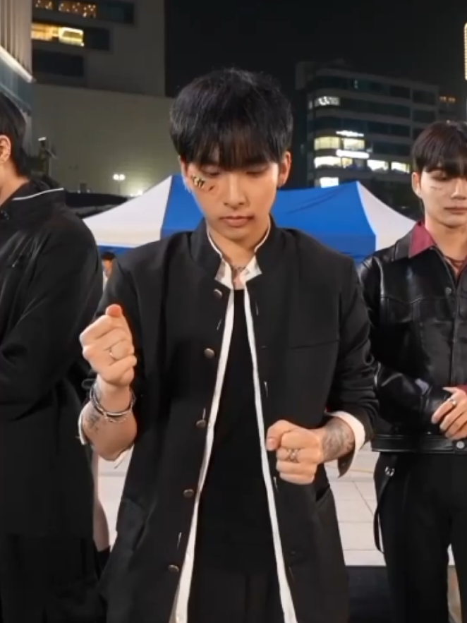 j-hope - Killin' It Girl | Dance Cover | ARTBEAT | Focus on Youngjin  #artbeat #youngjinartbeat #artbeatyoungjin #artbeatbusking #artbeathalloween 