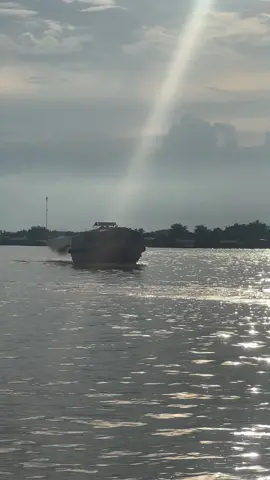 @Hoàng Khải @phel3004  Mờ Câm À 😂😂