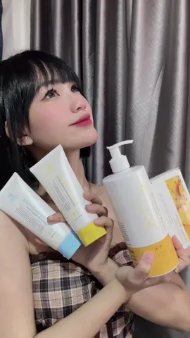 ဘာသုံးသုံးအသားကတကယ်ဖြူမလာတော့ဘူးလား အမဲစက်တွေရောပါးလာပါတော့မလားလို့မတွေးနဲ့တော့ @Honey Bloom Myanmar ရှိနေပြီ 🌸💛 setလိုက်သုံး လုံးဝဖြူစေရမယ် #비비_미얀마 #shunlaemon #honeybloommyanmar #honeybloom 