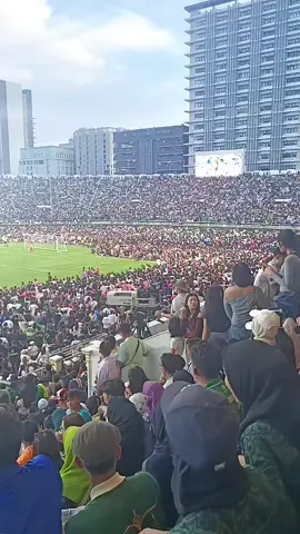 แฟนบอลทะลัก!! เชียร์ติดขอบสนามของจริง รอบชิง หมอนทอง&ชัยนาท #บอลเยาวชน #บอลไทย #เด็กไทย #ชาติไทยไม่แพ้ชาติใดในโลก 