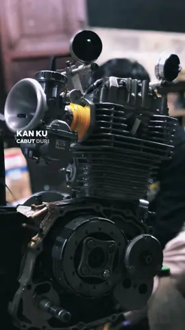 Musuh terberat laki-laki = gregess 🤒🤧