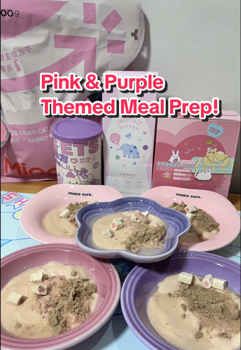 a quick meal prep that is pink & purple themed! 😍 love love gevel pets sachet’s texture! Also Meet 乐乐 Lèlè, DuoDuo’s real brother. Cattery owner was kind enough to gift me duoduo’s brother after his sudden pass 🥹 They look so much alike! 🫶🏼  #catsoftiktok #mealprep #feedmycat #catfood #catlover 