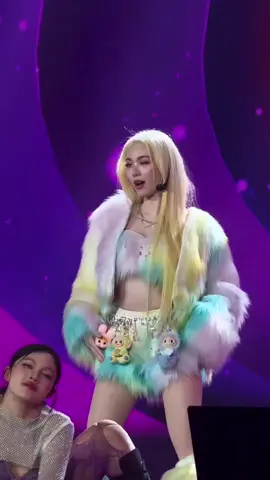 Vũ đạo gì mà sờ quá sờ😊😊 #OrmKornnaphat #Orm #Theserectofus #ch3thailand #LingOrm1st_ImpactFANCON 