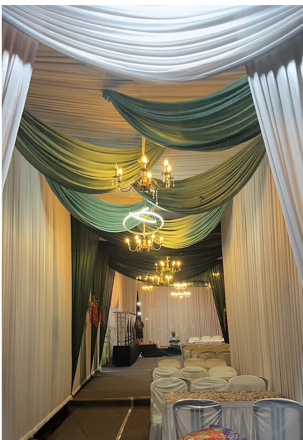 Kebutuhan Dekorasi Tenda Ada Di Karanjang Kuning #kranjangkuning #hijauemerald #emeraldgreen #fyp 