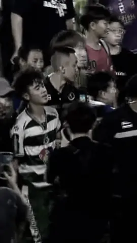 จบเกม อบจ.ชัยนาท แซงชนะ หมอนทองวิทยา 2-1 คว้าแชมป์ฟุตบอล 7 สีไปครอง ดีใจกับผู้ชนะ และเสียใจกับผู้แพ้ด้วยครับ✌️ #ฟุตบอลไทย #ฟุตบอล7สี #หมอนทองวิทยา #อบจชัยนาท #ZlaTunT 