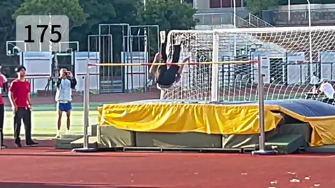 Chạm trời bằng một cú nhảy! ☁️ #nhaycao #huaxing 