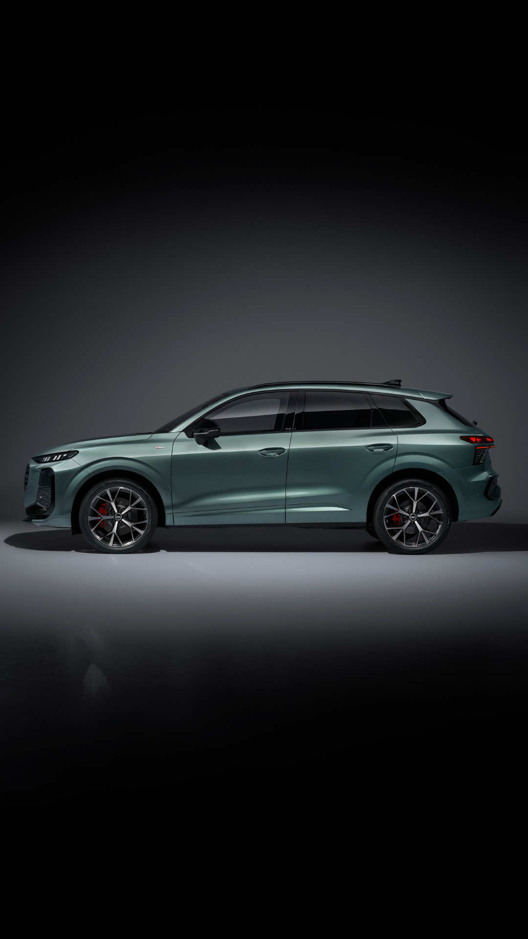 Quattroruote 843 | Audi Q3 | cover story La nuova Audi Q3 può montare, a richiesta, dei proiettori Matrix LED digitali con tecnologia micro LED. Come funzionano? L’abbiamo chiesto all’Ing. @Andrea Cars and More  Trovate la prova completa della nuova Audi Q3 su Quattroruote 843 di novembre in edicola oppure online su QPremium e presto sul nostro canale YouTube!