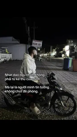 Nhát dao đau nhất, không phải từ kẻ thù của mình. Mà lại là người mình tin tưởng không chút đề phòng.#xh #xhuong #abcxyz 