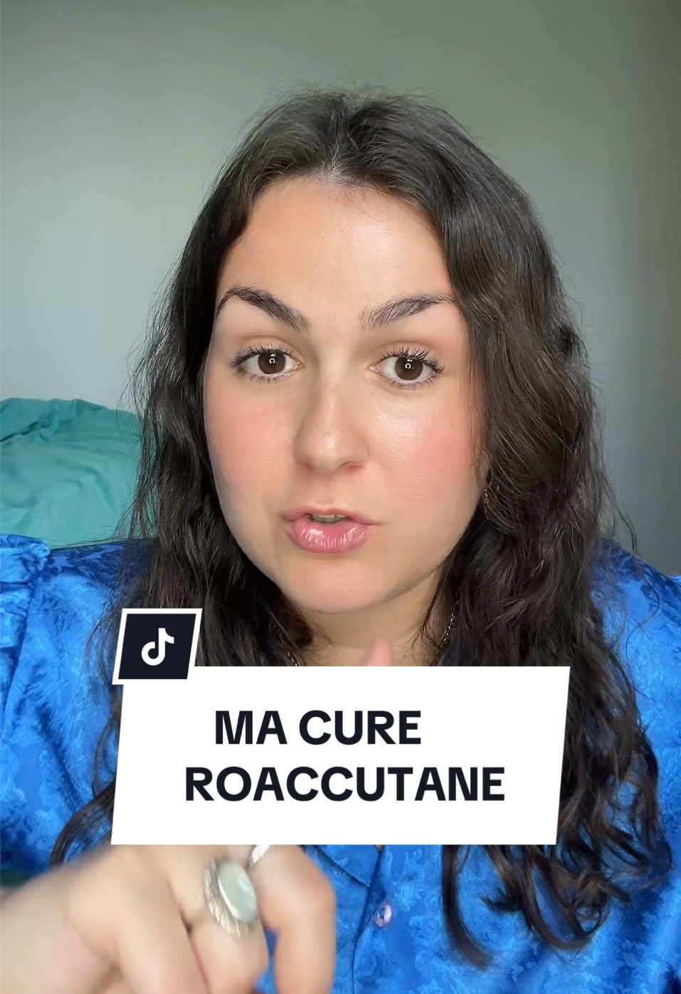 Vous avez déjà fait une cure roaccutane vous ? N’hésitez pas à partager votre expérience également avec l’acné ✨