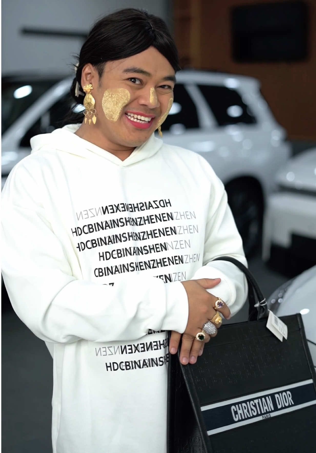 ဆရာမ ကားဝယ် #tiktok #fyp #ဆရာမမိနိုင် #foryou #tiktokmyanmar🇲🇲 