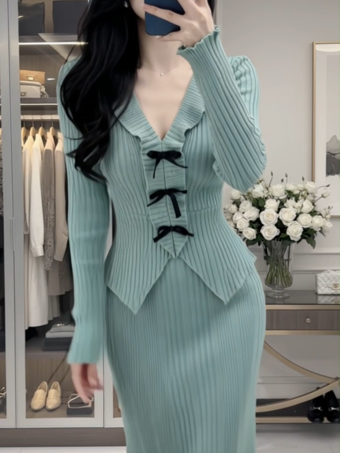 Sét áo tay dài cổ V đính nơ bèo phối chân váy xòe dáng dài  đi chơi đi tiệc vừa ấm vừa sang lắm nha #phoidoxinh #myoutfit #macdepmoiingay #thoitrang