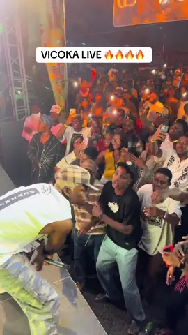 VICOKA performed live for the first time in umuahia (Mouau) and the people sang his song word for word till the end 