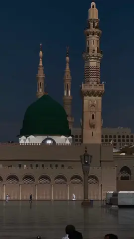 Namaz E Ishq Karin Gay Ada Madine May ❤️💓 #tajdareharam #atifaslam #naat #viralvideos #foryoupage 