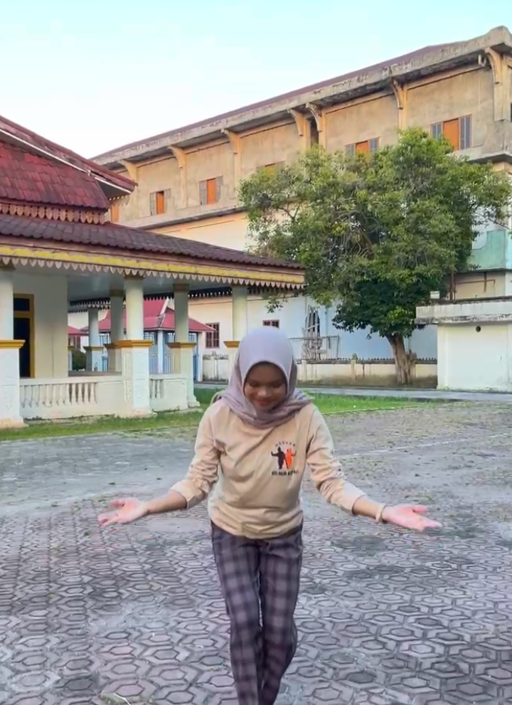 ahaaiii nurlela😍 #tarimelayu #melayuriau #tari 