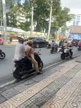 Khách Víp chốt xe #VinfastCongNgheXanh 