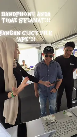 Handphone anda tidak selamat!!! Jangan click file ‘APK’!!! Ataupun scammer akan dapat mengintop oamera dan seluruh hp anda. Terima kasih NADI di atas usaha menyedarkan rakyat tentnag keselamatan siber! Dapatkan maklumat lanjut dari laman web NADI: https://www.nadi.my/kesedaran/ @Nadi Daily  @fyp tiktok  #CapCut #fyp #drmaszleemalik 