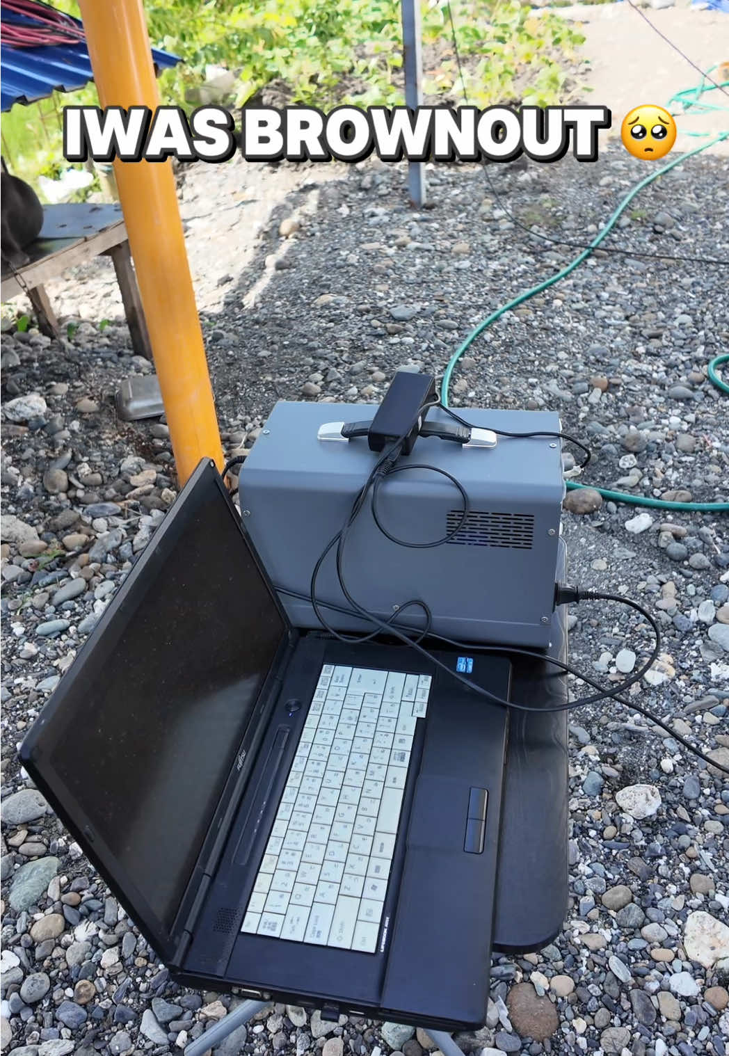 Lagi nalang may bagyo🥺 lagi rin brownout kaya sa totoo lang kailangan natin Portable solar power station lalo na sa gabi ang banas matulog🥺 #typoon #storm #brownout #powerinterruption #solar 