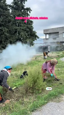 Merci à chaque main qui a ramassé, chaque sourire qui a motivé, chaque cœur qui a cru 🤍🤝🙌🫶🏻 Merci à tous les participants qui ont fait de cette journée un vrai succès 🙌 Aourir sans déchets, c’est grâce à vous 🌞👭 Et pour finir en beauté, des balançoires ont été installées pour la joie des enfants 🎠🥰 #netoyage #pourtoii #Environment #fyp #Gogreen 