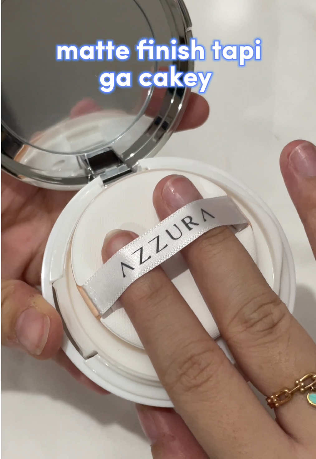 MinZu’s Favorite Daily Cushion🫶🏻 Azzura Luminous Cushion emang best deh buat daily karena tahan seharian dan ngelembabin banget✨ Yuk langsung checkout sekarang💙 #cushion #promoguncang1111 #diskontiktokshop #tiktoksale #azzuracosmetics 