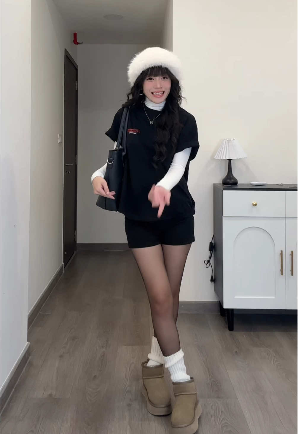 Vẫn là áo thun nhưng giao diện đi làm và đi chơi của tui kiểuuu @Thời Trang Streetwear - NEKOSG #OOTD #viral #2chijbell 