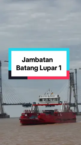 Antara Perkhidmatan Yang Akan DiKenang Sampai Bila Bila-Perkhidmatan Feri Dan Antara Jadi Jambatan Ikonik Di Sarawak JAMBATAN BATANG LUPAR Jambatan ini Bakal menghubungkan Sebuyau dan Triso dan merupakan sebahagian daripada laluan Jalan Pesisir.  #sarawaktiktok #fypシ #capcut #viral #jkrsarawak 