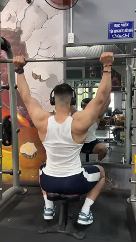 Còn ae nào nghĩ bài ngồi đẩy vai sau đầu này vào vai sau ko ta 💪🏻🏋🏻‍♂️ #tiktok #trending #xuhuong #workout #gym 