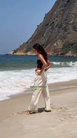 Nada supera o #verãobrasileiro e a nossa musa @Bruna Marquezine 🇧🇷🌞 #heringnotiktok #editbrunamarquezine #lookhering #lookverão #inspolook #modatok #fashiontok #lookbrunamarquezine #inspiraçãodelook #paparazzi