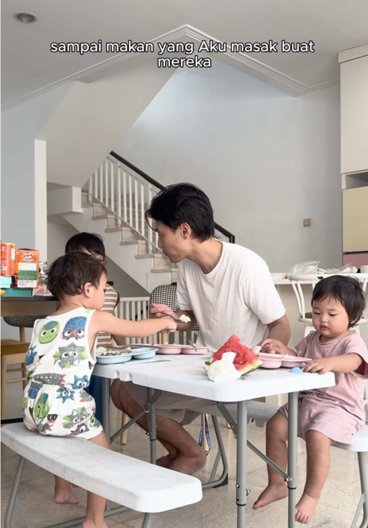 Solusi untuk jerawat punggung dan kulit bruntusan yang praktis dan aman! Leher juga jangan lupa! Aku pakai Skin Smoothie dari @Rintik Skincare Indonesia  