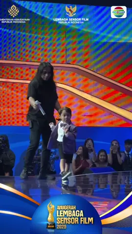 Bestiee! Coba absen siapa yang tadi nonton penampilan Abang L & Papa Billar di Malam Puncak Anugerah Lembaga Sensor Film 2025 di Indosiar?!🙌🏻 #AnugerahLSF2025Indosiar #Indosiar 